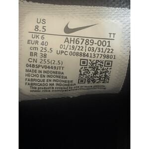 NIKE Air Max 270 Sneaker (Men) Size 8.5